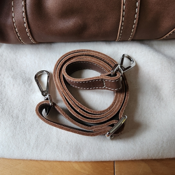 Roots Brown Tribe Leather Bag - Picture 5 of 8